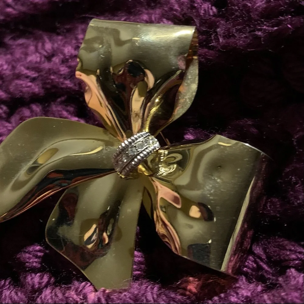 Vintage SHINY Gold BOW with crystals pin Brooch